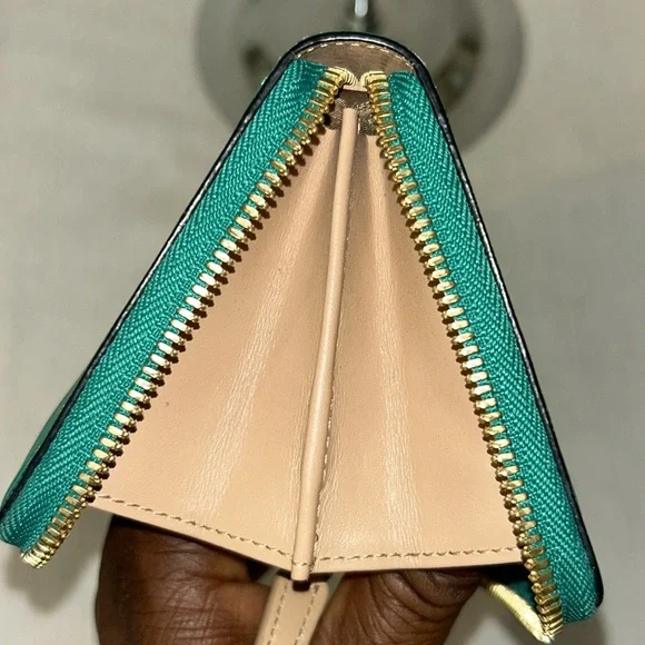 MCM Long zippy green wallet - Picture 13 of 14